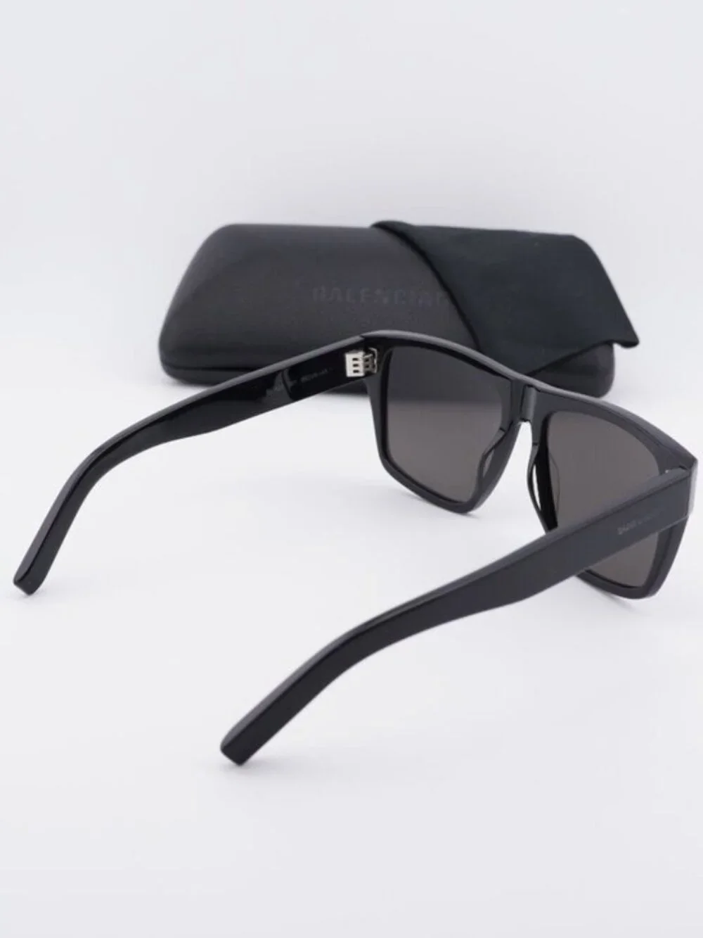 Saint Laurent SL424 001 Sunglasses Black Square Frame, Black Lenses